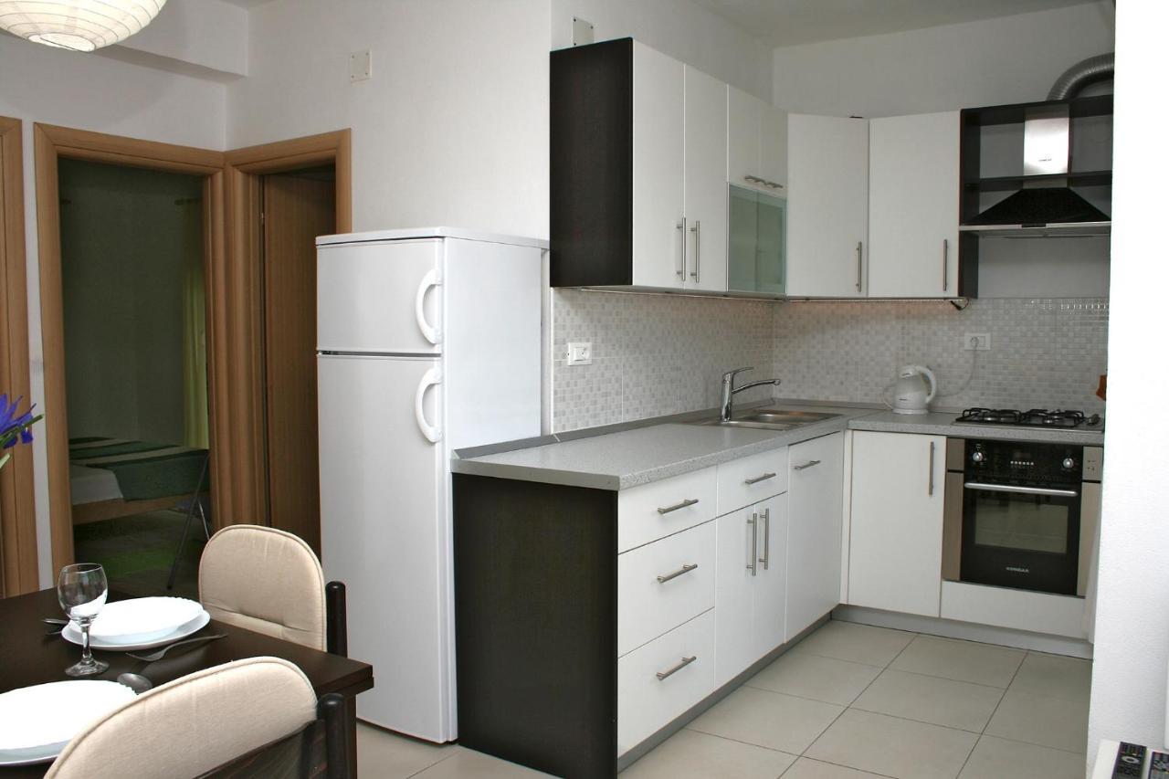 Apartments With A Parking Space Bilo, Primosten - 12870 Екстер'єр фото
